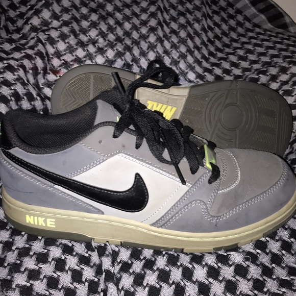 Nike Shoes - Grey/lime green NIKES